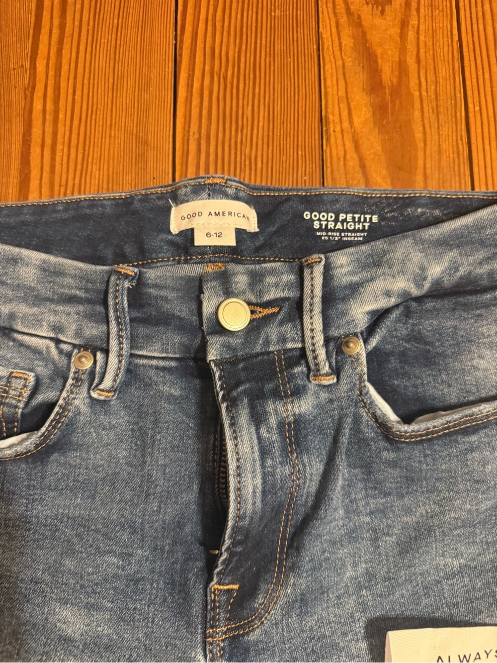 NWT Good American. Always Fits 6-12 Petite Women’s Blue Straight-Leg Jeans - Picture 2 of 8